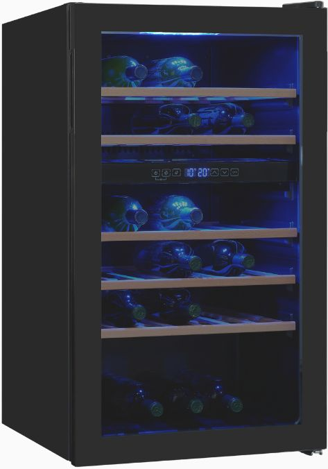 Bilder von Fernbedienung, Netzkabel und Handbuch, alle vor weißem Hintergrund, für einen Fernseher.