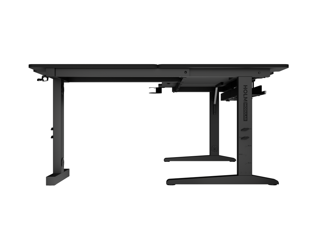 Widok z boku czarnego biurka gamingowego w kształcie litery L. Biurko ma czarne tło.