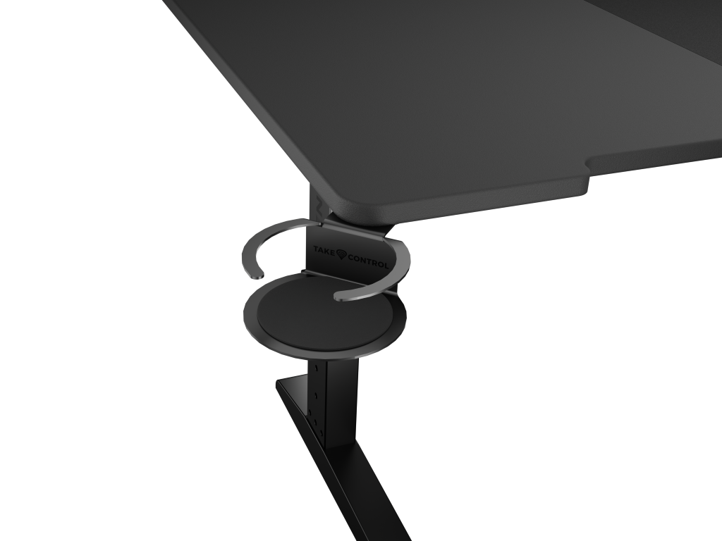 Zbliżenie czarnego biurka gamingowego z uchwytem na kubek. Tło jest czarne.