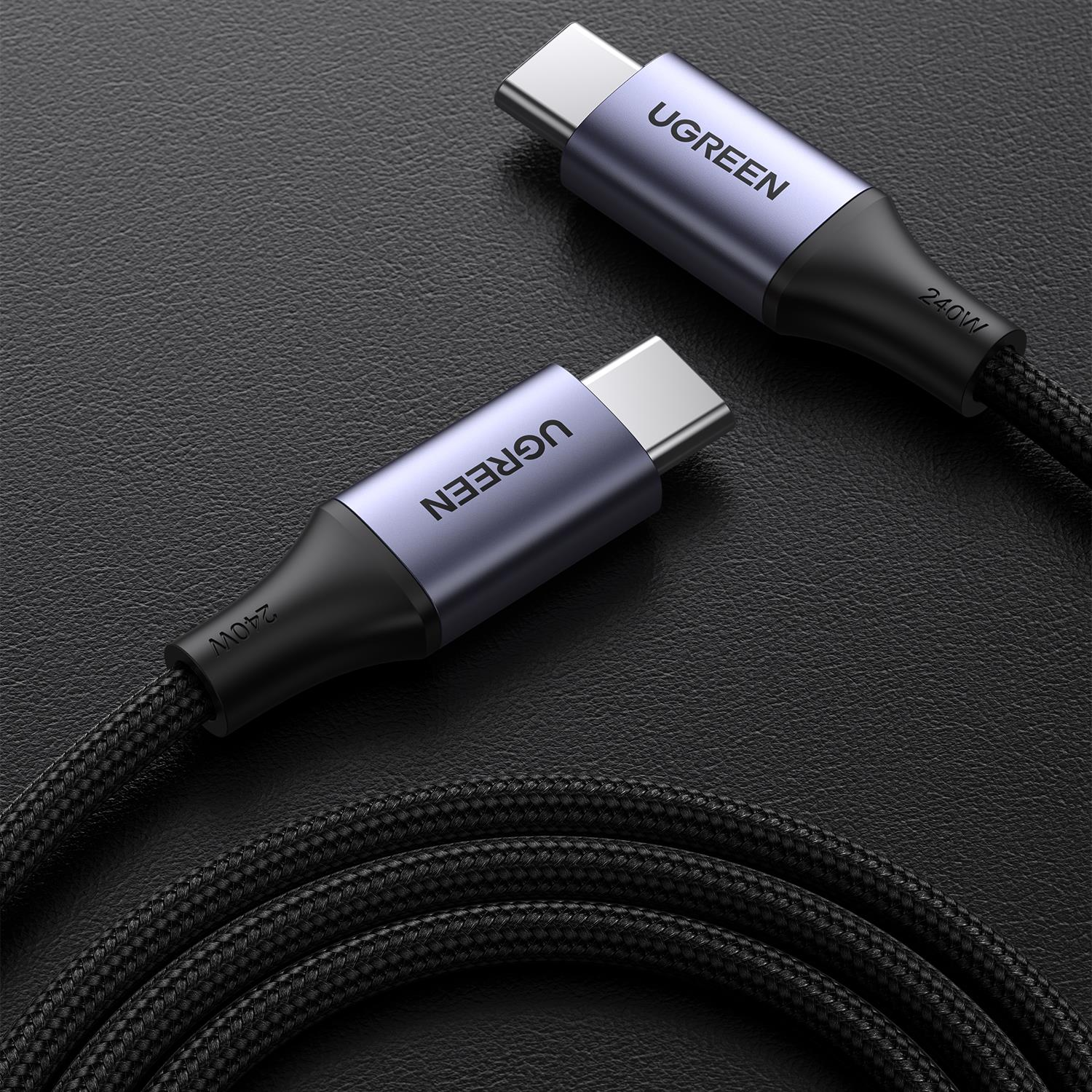 İki UGREEN USB-C kablosu. Her kablo siyah örgülü bir kordona ve gümüş-mor bir konektöre sahiptir.