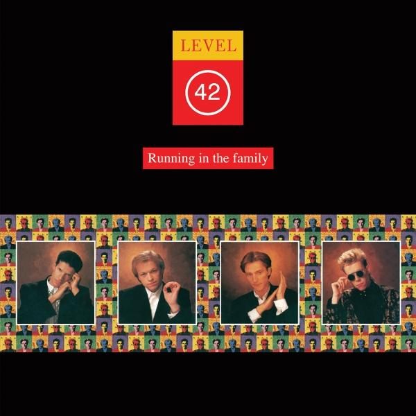 Albumcover mit einem roten und weißen Quadrat, der Zahl 42 und vier Bandmitgliedern.
