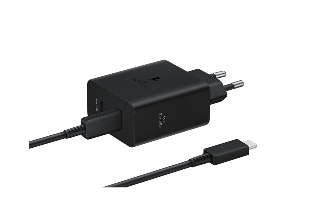 Siyah Samsung hızlı şarj cihazı, USB-C kablosuyla.