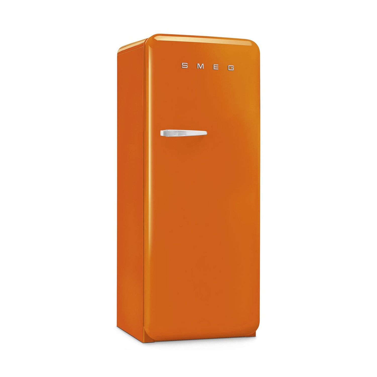 Frigorifero SMEG arancione, vista frontale. Presenta il logo SMEG. Sfondo bianco.