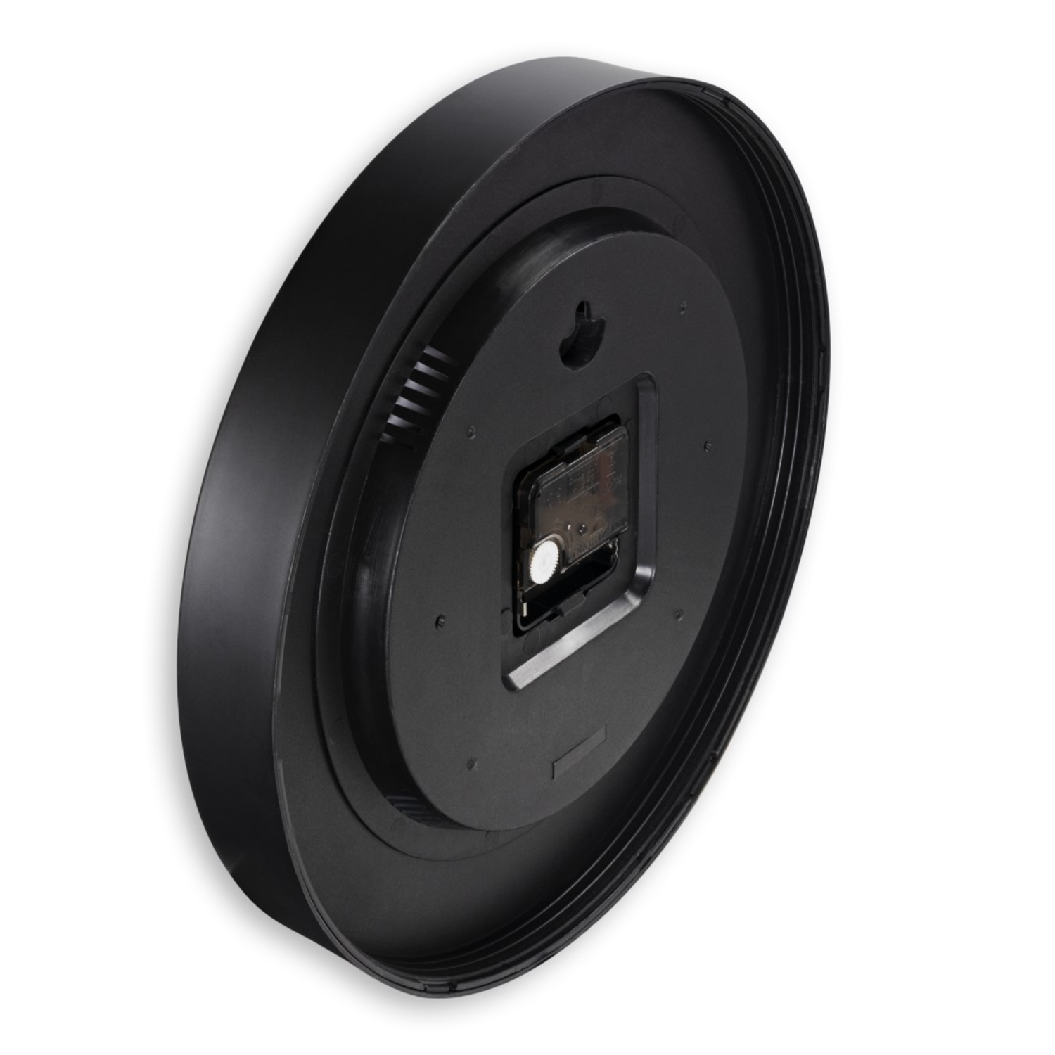 Achteraanzicht van een zwarte wandklok met het batterijcompartiment en het uurwerk.