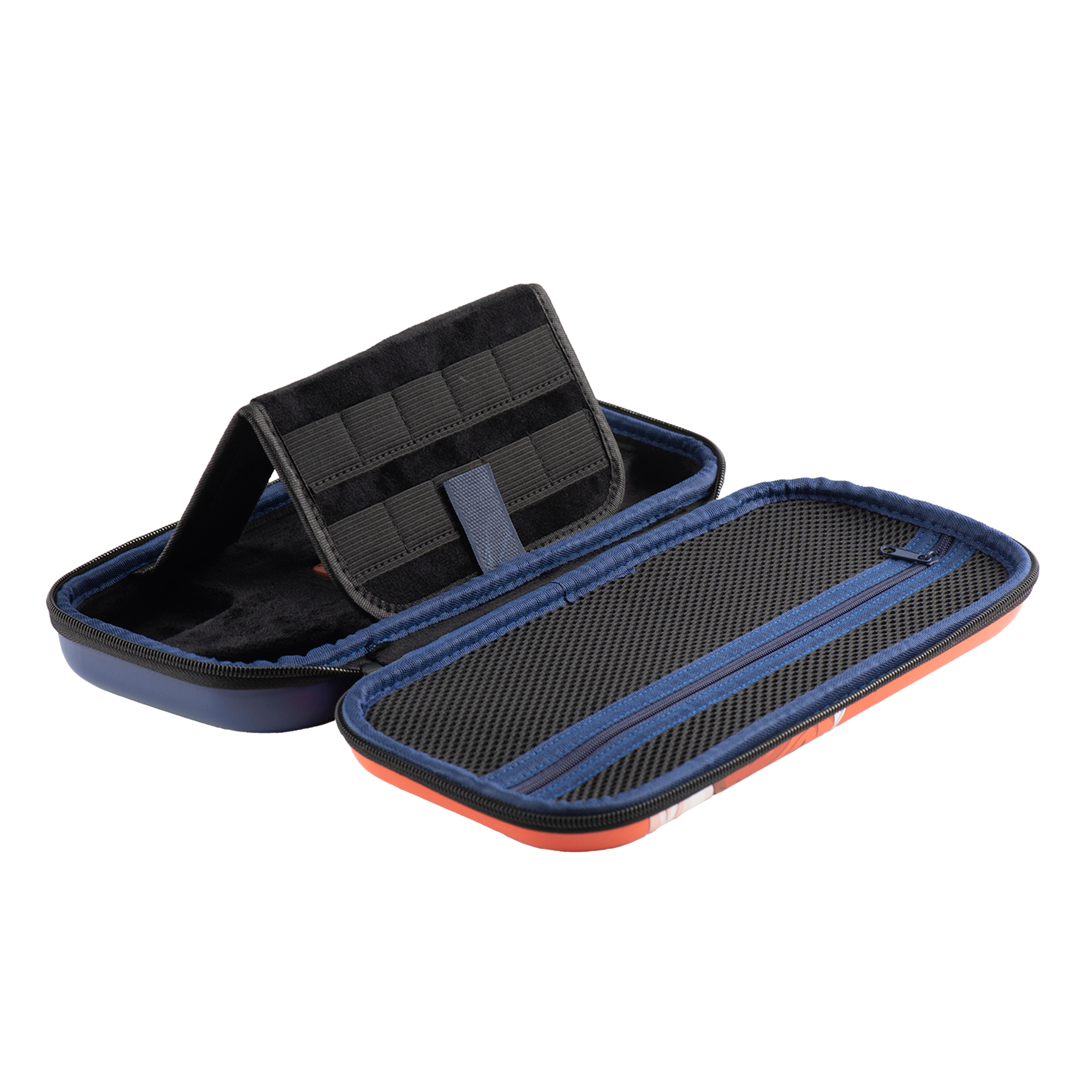 Geöffnete orangefarbene und blaue Switch-Hülle. Im Inneren eine schwarze Hülle mit elastischen Bändern und einer Netztasche.