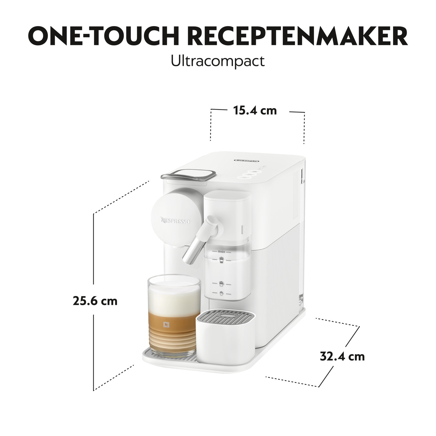 Een witte koffiemachine met afmetingen 15,4 x 25,6 x 32,4 cm, naast een glas koffie.