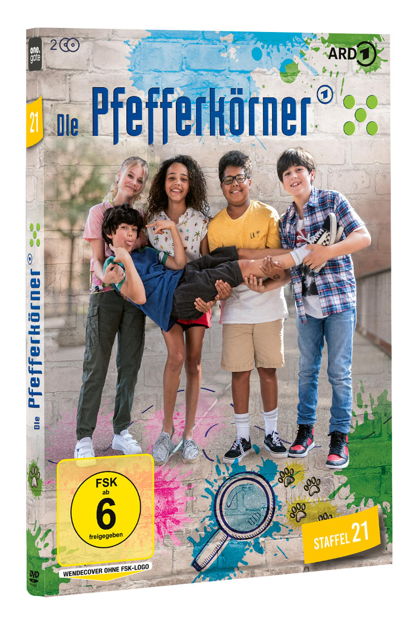 DVD-Cover von 'Die Pfefferkörner' mit einer Gruppe von Kindern, einer Lupe und Pfotenabdrücken.
