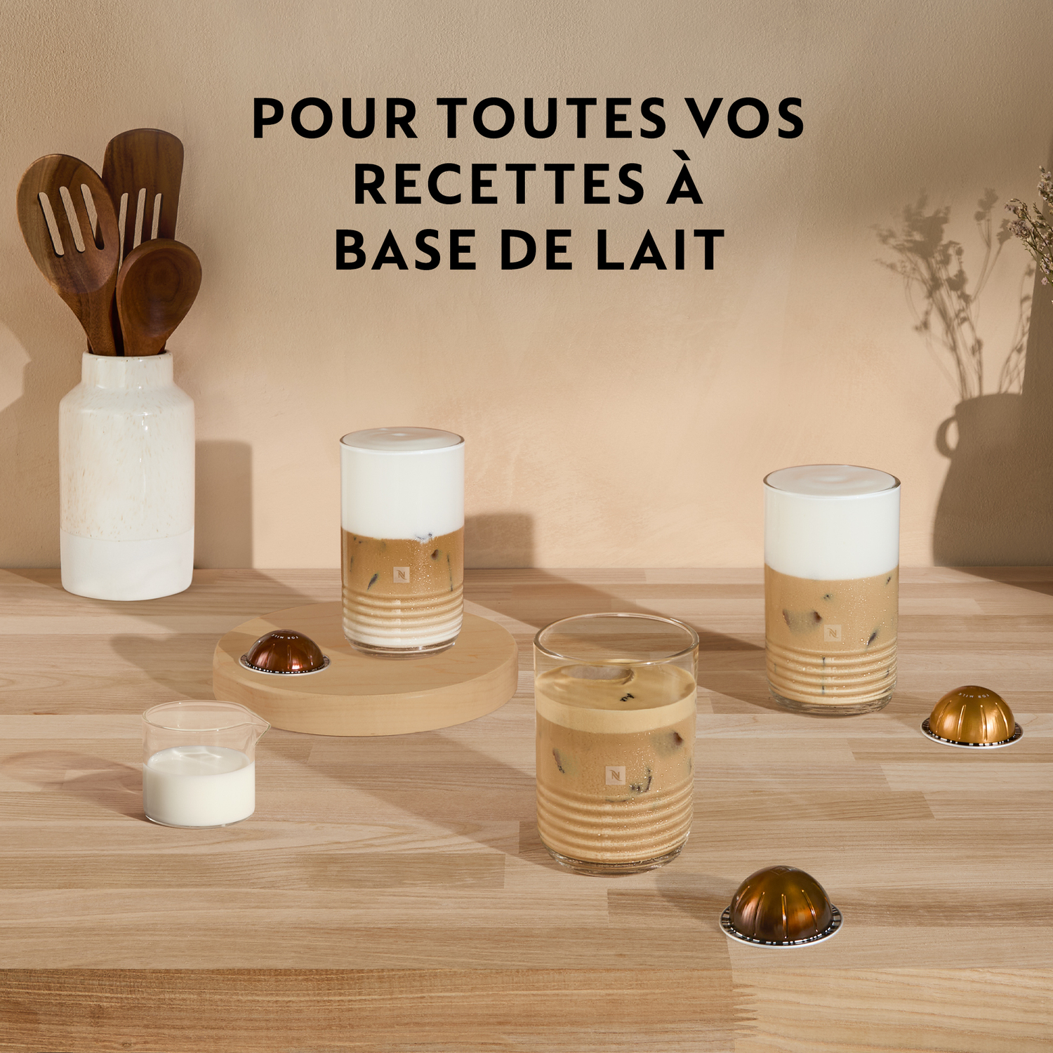 La même scène qu'avant, mais avec du texte en français et des détails légèrement différents.