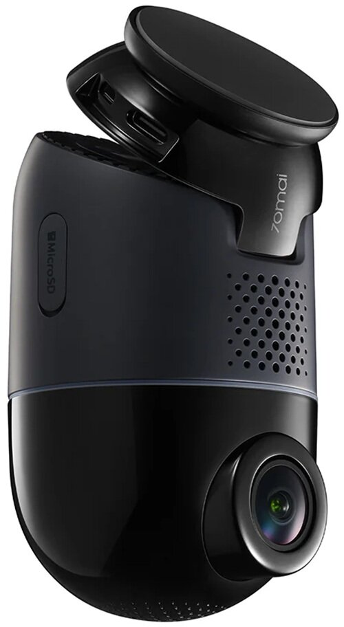 Czarna kamera samochodowa z gniazdem na kartę microSD.