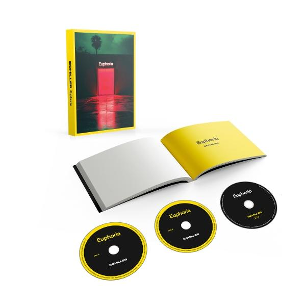 Album-Set mit CD, Cover-Art und Booklet. Das Cover zeigt eine beleuchtete rote Tür und das Wort 'Euphoria'.