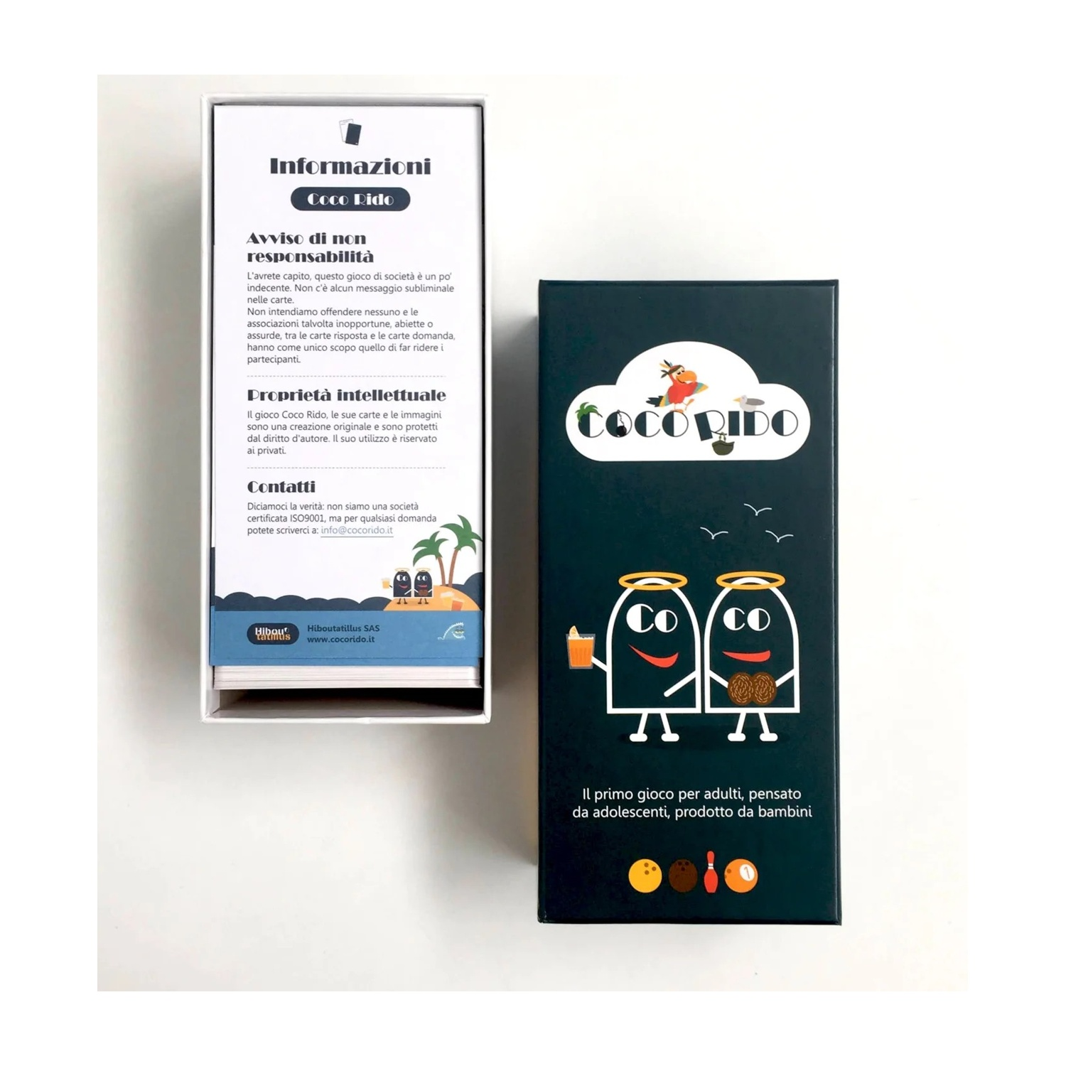 Due scatole, una aperta con carte, l'altra chiusa, con un titolo del gioco.