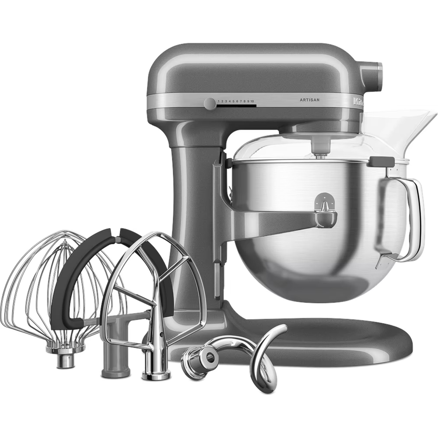 Un mixer KitchenAid grigio con accessori. Una ciotola di vetro sotto la testa del mixer.