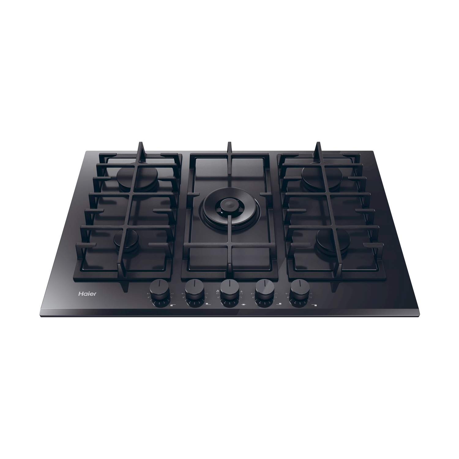 Fornello a gas nero con cinque fuochi e manopole di controllo. Logo Haier sul davanti. Sfondo bianco.