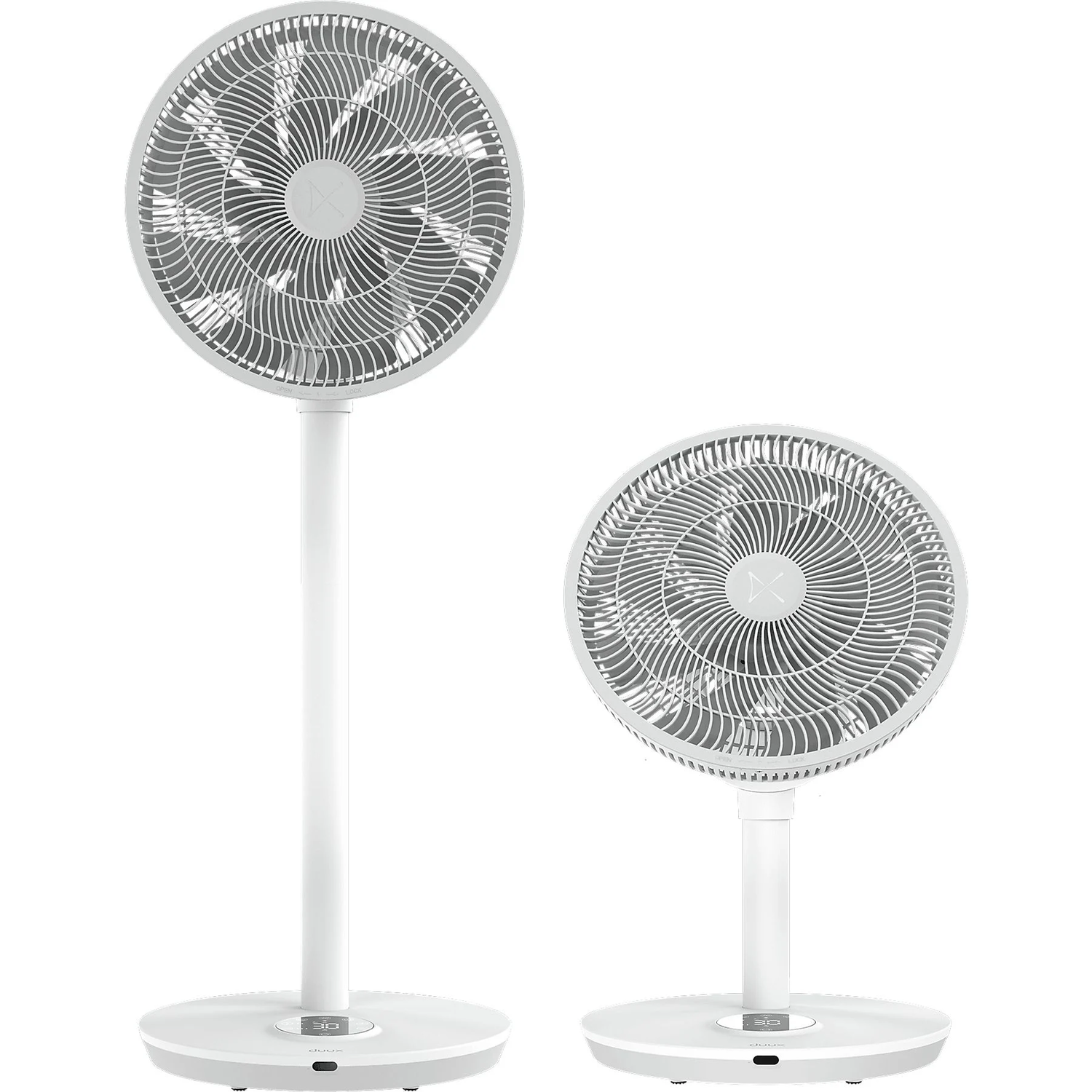 Deux ventilateurs sur pied blancs. Un grand, un petit. Les deux ont le même design et la même couleur.