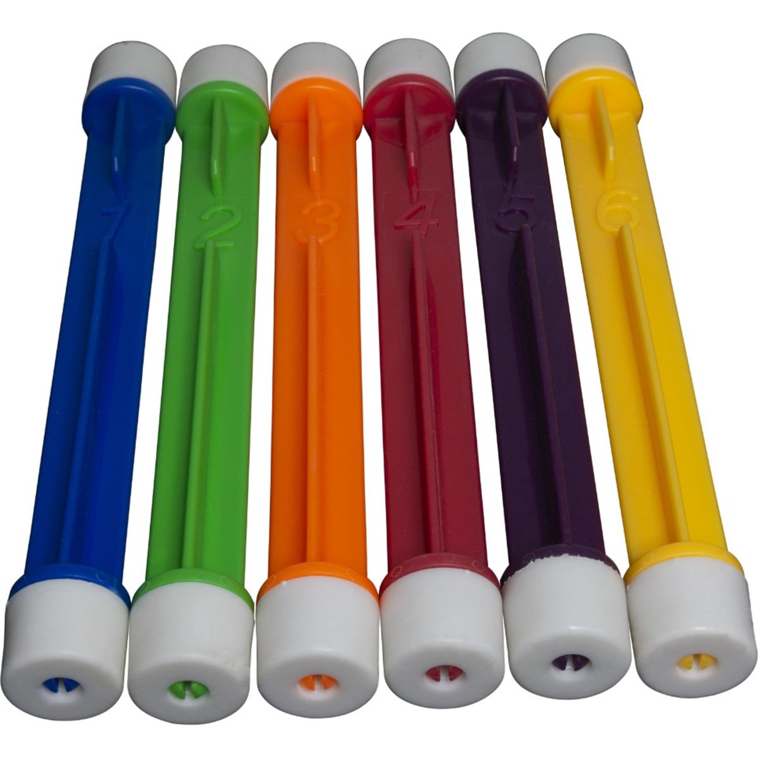 Zes duikstokken. Blauw, groen, oranje, rood, paars en geel. Witte en gekleurde secties. Witte achtergrond.