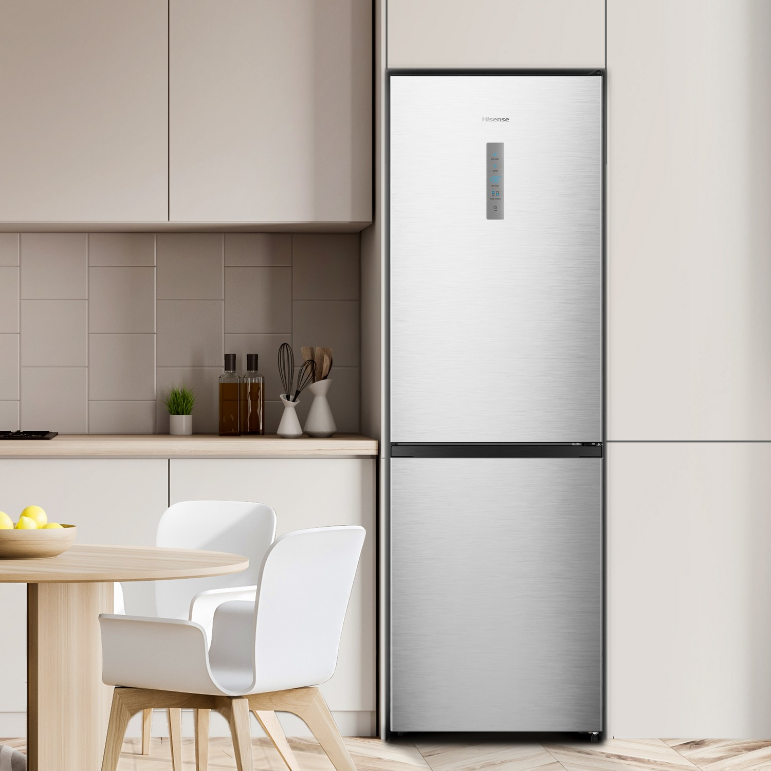 Refrigerador Hisense en un entorno de cocina moderno.