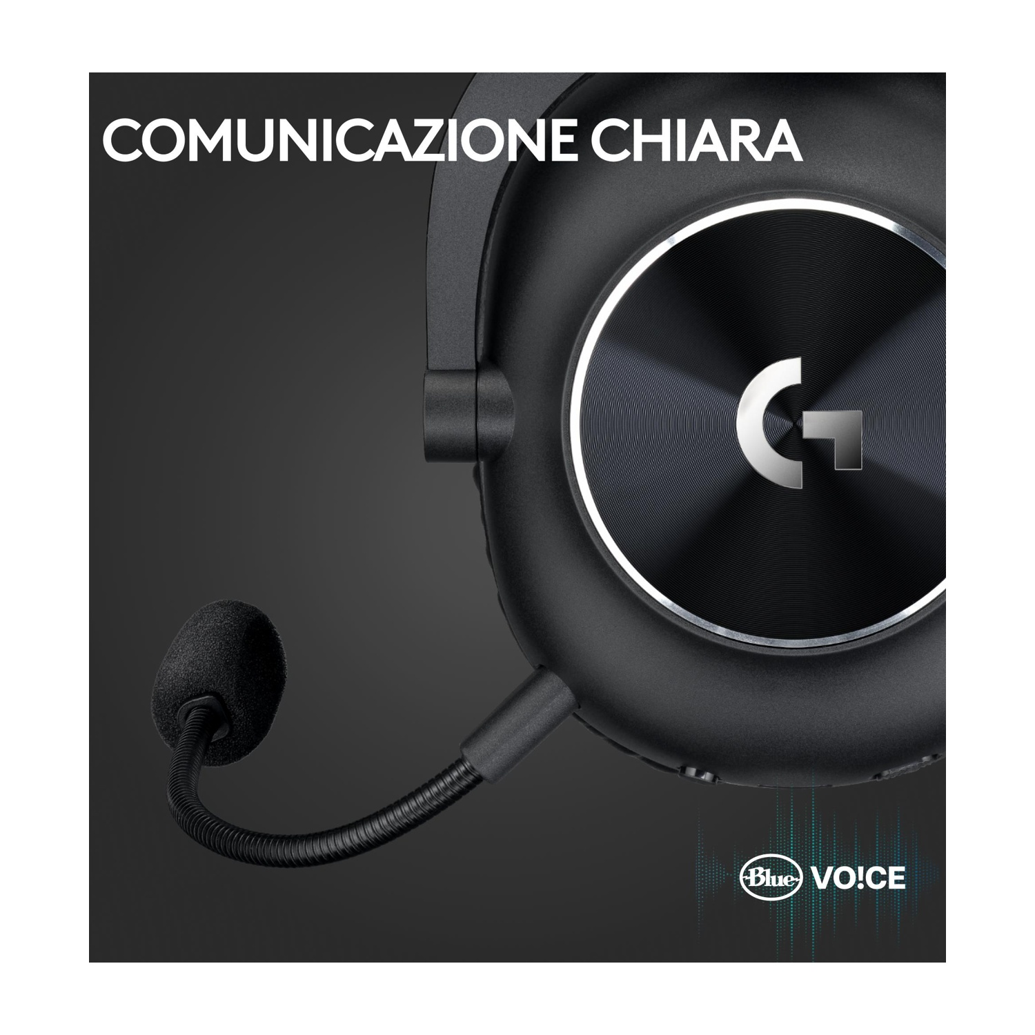 Primo piano di cuffie nere con microfono. Testo in alto. Logo Blue Voice.
