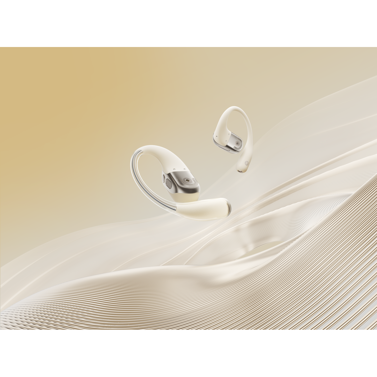 Deux écouteurs crème flottants. Flottent sur un fond beige avec des lignes ondulées.