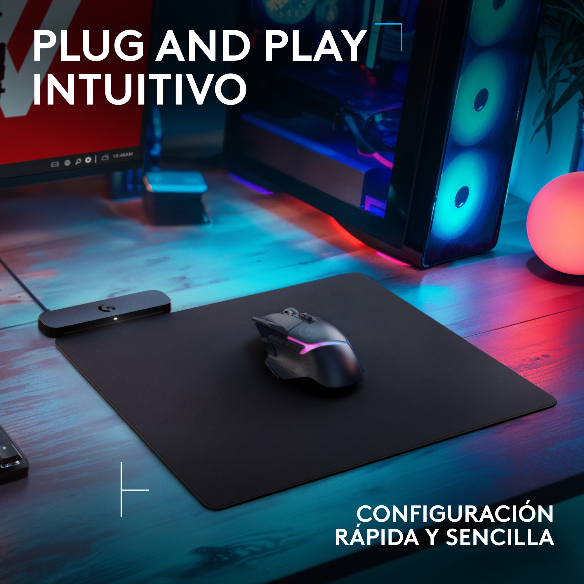 Un ratón y un cargador en un escritorio. Texto: 'Plug and Play intuitivo'.