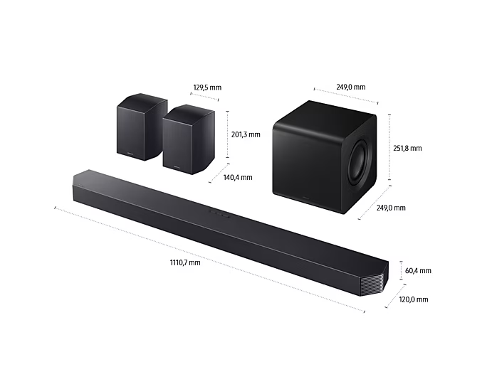 Egy fekete soundbar rendszer méretekkel: soundbar 1110,7 mm, hangszórók 129,5 mm x 201,3 mm, mélynyomó 249 mm.