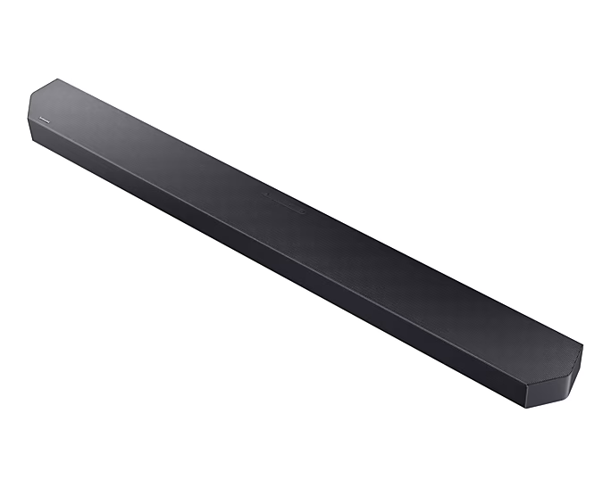 Fekete soundbar ferde nézete fehér háttéren. Elegáns, modern design.