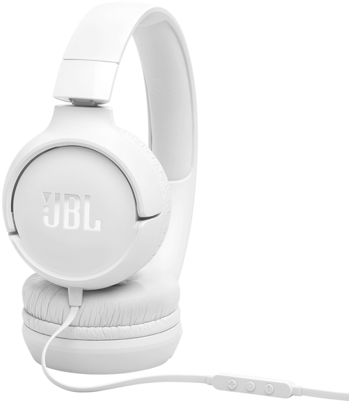 Fehér JBL fejhallgató. Kábel. JBL logó. Fekete háttér.
