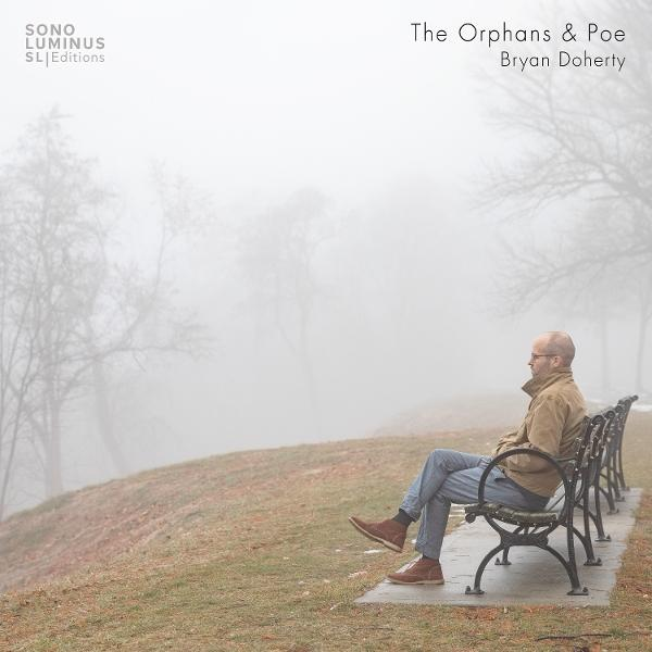 Albumcover. Mann sitzt auf einer Bank in einem nebligen Park. Titel: The Orphans & Poe.
