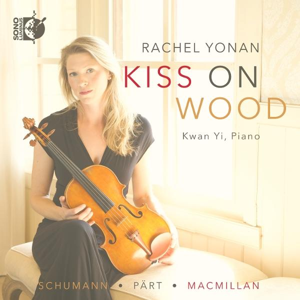 Eine Frau mit einer Geige und dem Titel 'Kiss On Wood' von Rachel Yonan und Kwan Yi.