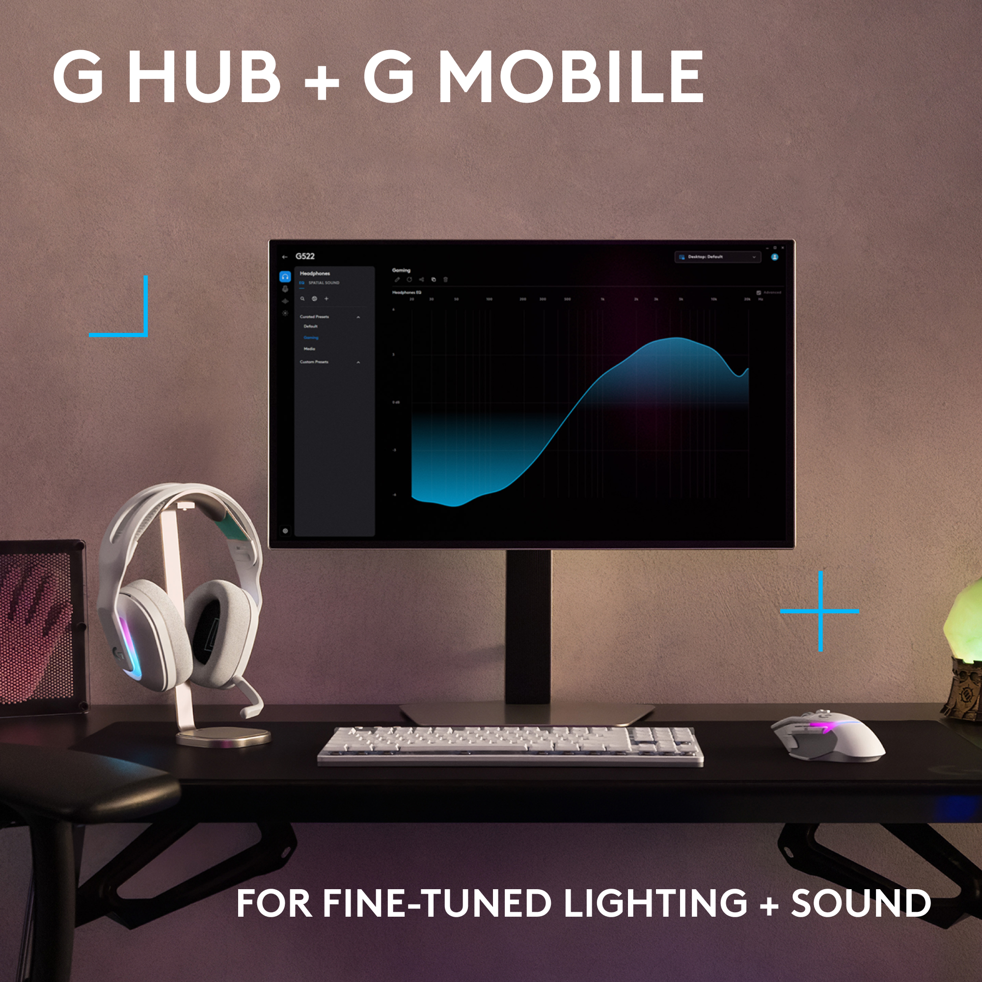 Cuffie bianche, tastiera e mouse su una scrivania. Testo: G Hub + G Mobile, Per illuminazione e suono ottimizzati.