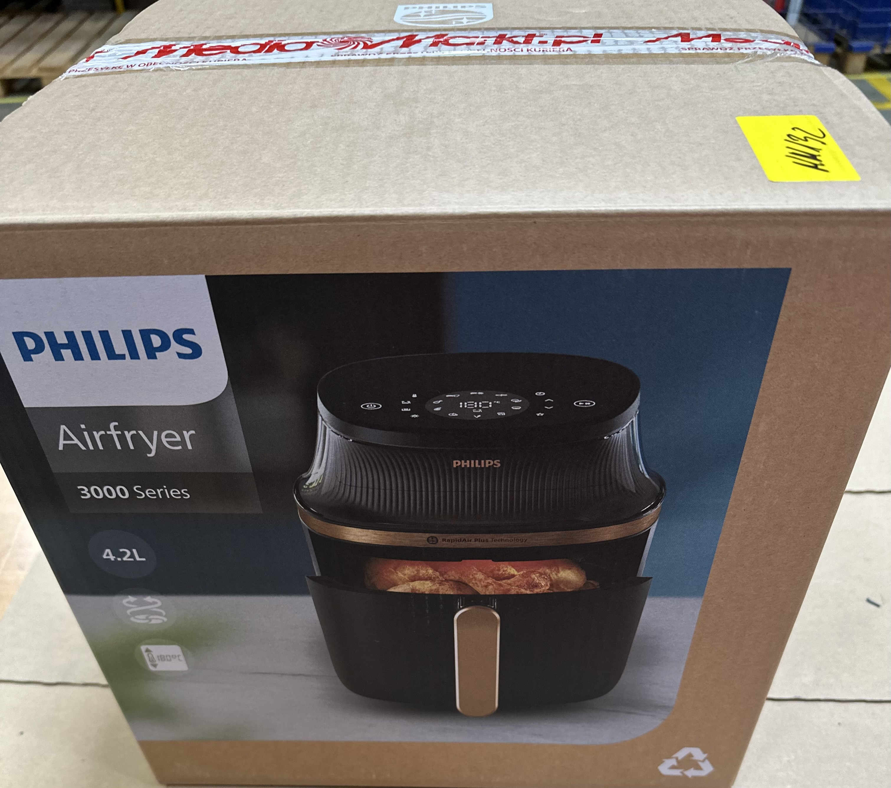 Pudełko do Philips Airfryer 3000 Series. Pudełko ma zdjęcie frytkownicy.