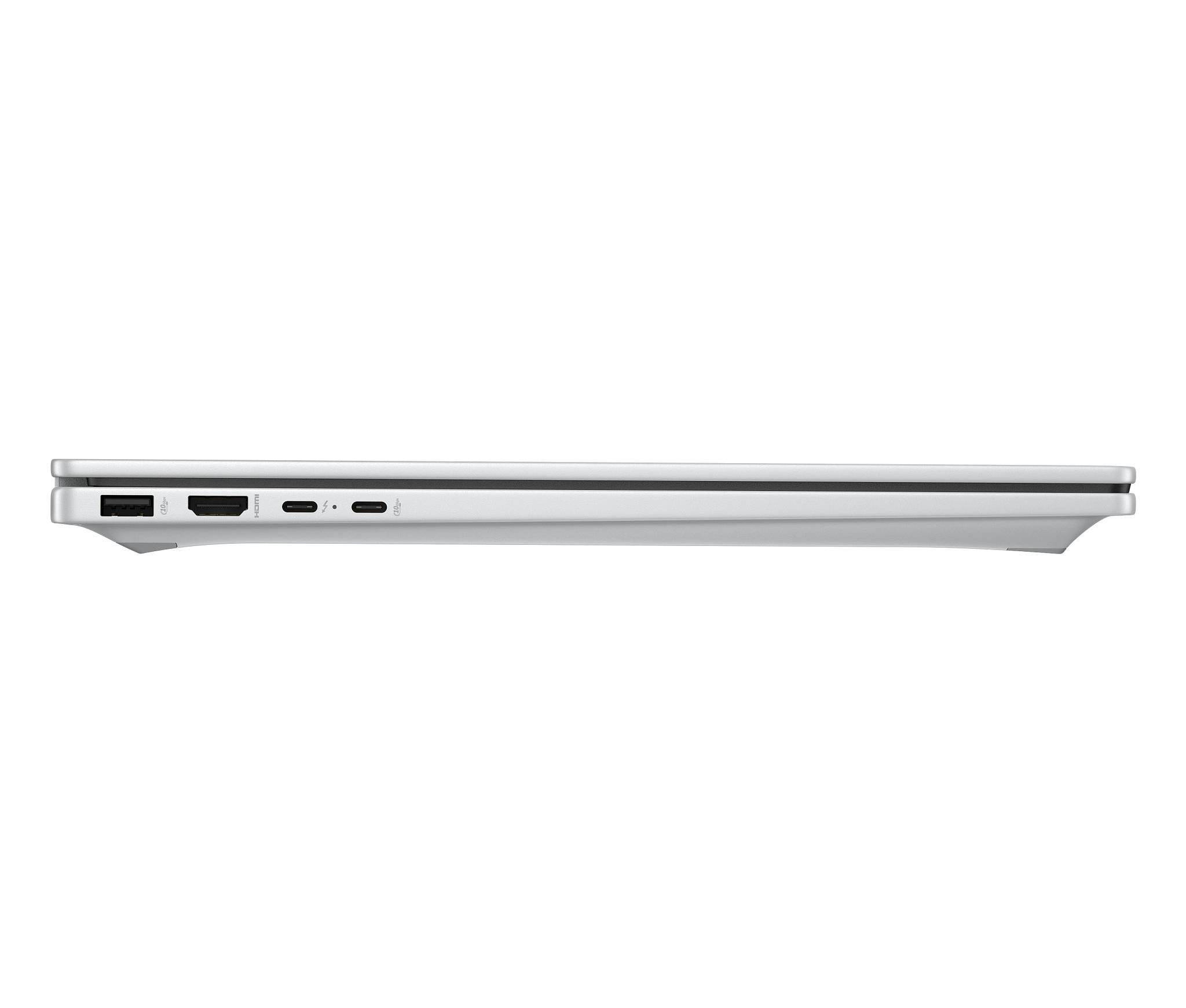 Silberne Laptopseite mit Anschlüssen auf weißem Hintergrund.
