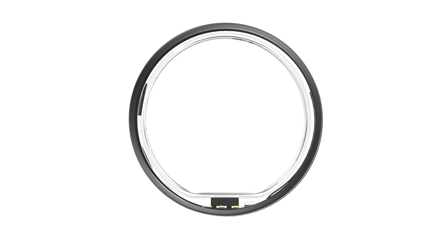 Czarny smart ring, widok z góry, mały komponent, na czarnym tle.