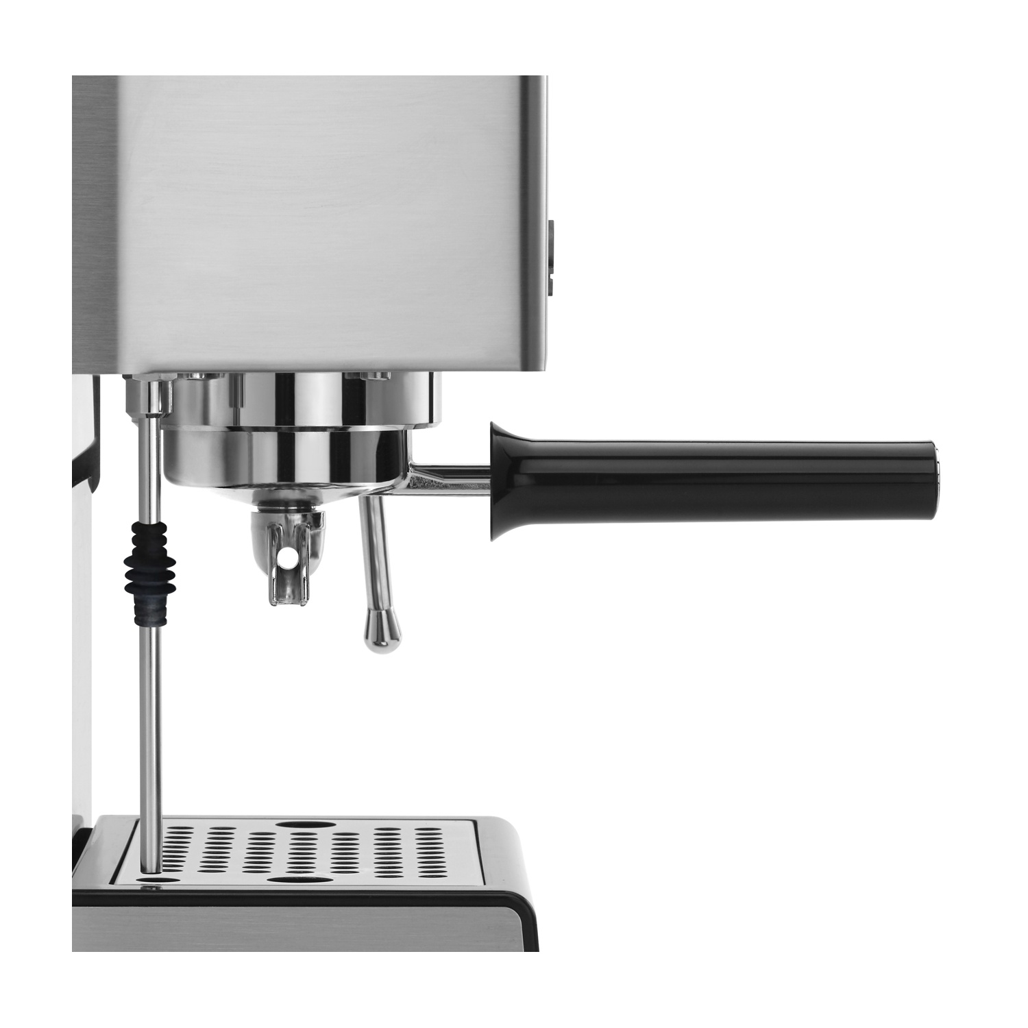 Primo piano del portafiltro e dell'erogatore d'acqua di una macchina da caffè. La macchina è argento.