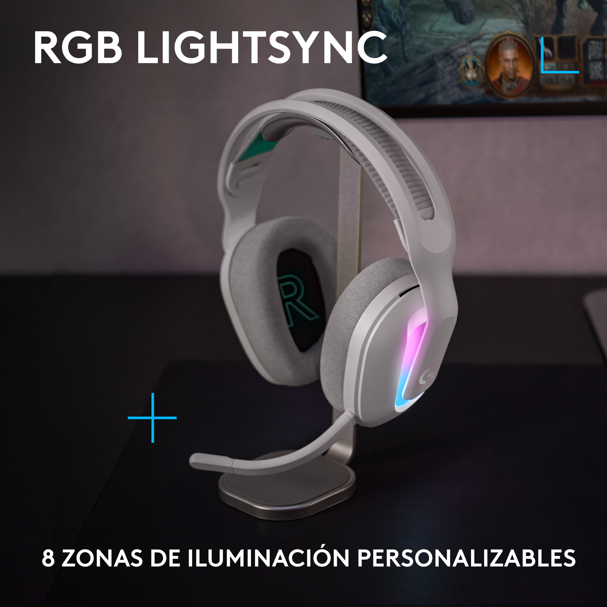 Auriculares negros con acentos morados, aislados sobre negro.