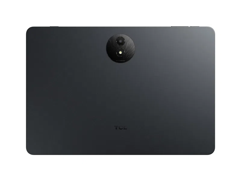 Vista trasera de tableta gris oscuro, con cámara y logotipo de TCL sobre fondo blanco.