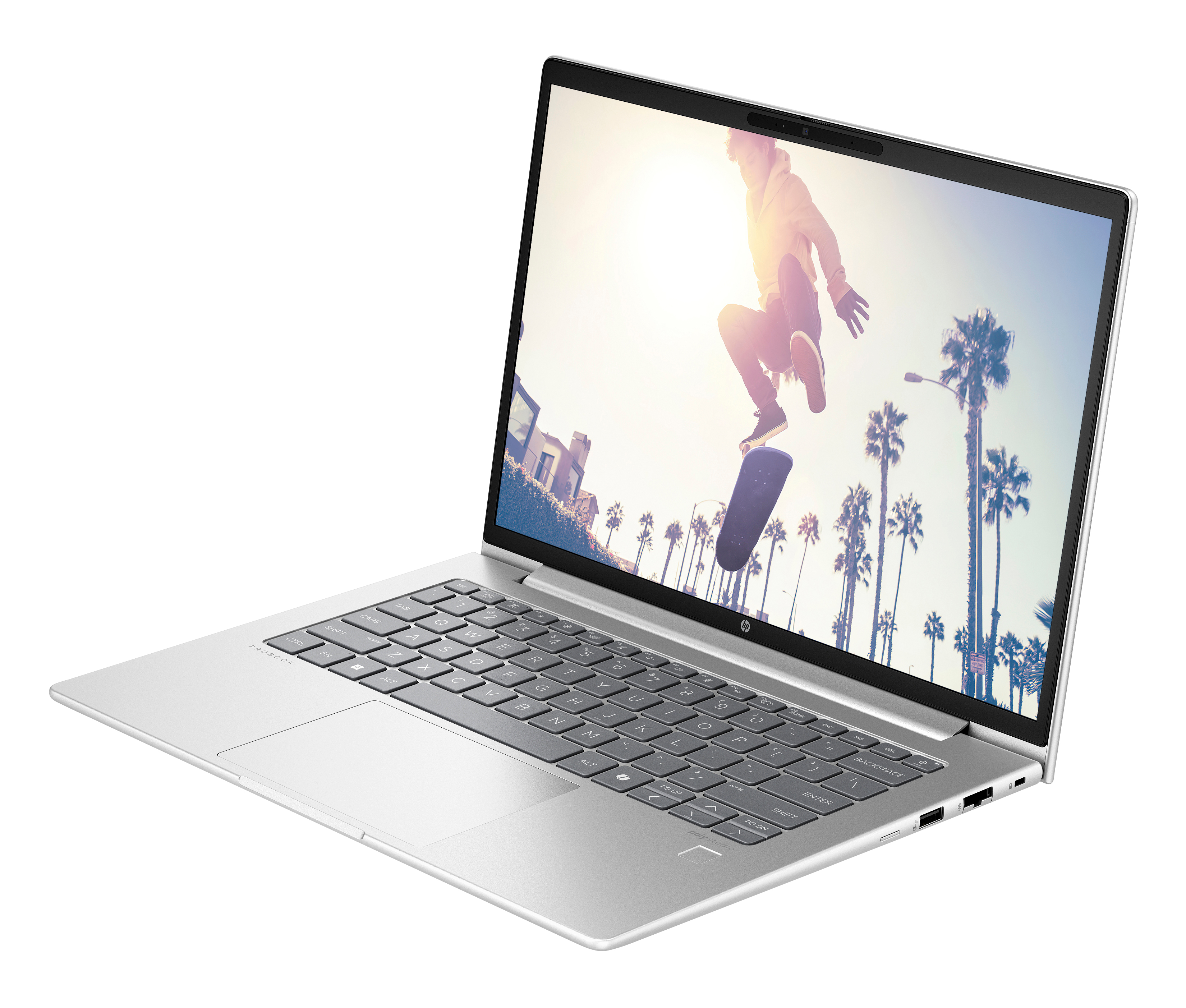 Silberner Laptop in einem Winkel geöffnet. Eine Person auf einem Skateboard ist auf dem Bildschirm zu sehen.