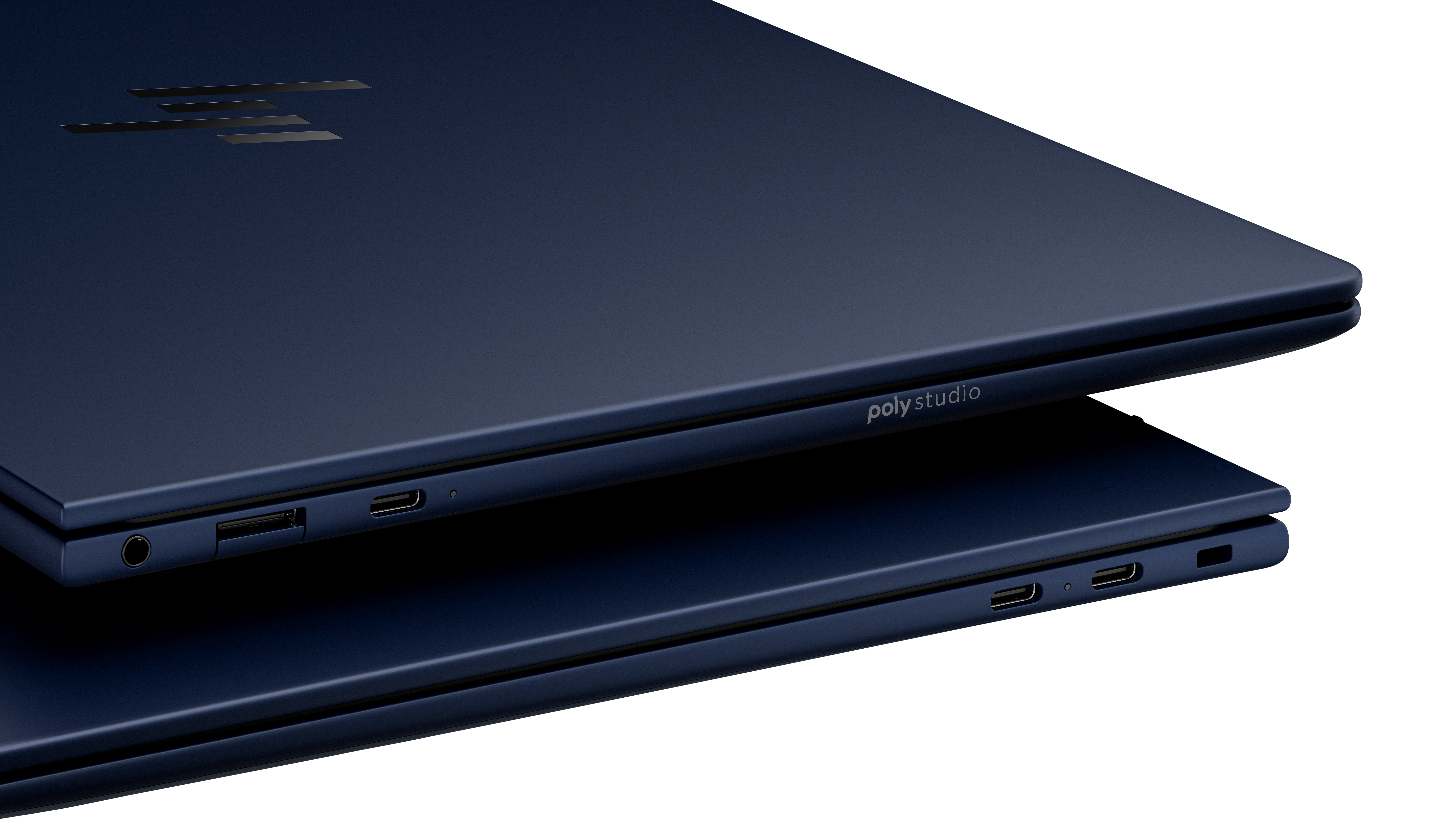Nahaufnahme von zwei marineblauen Laptops. Die Anschlüsse und die Seite sind sichtbar.