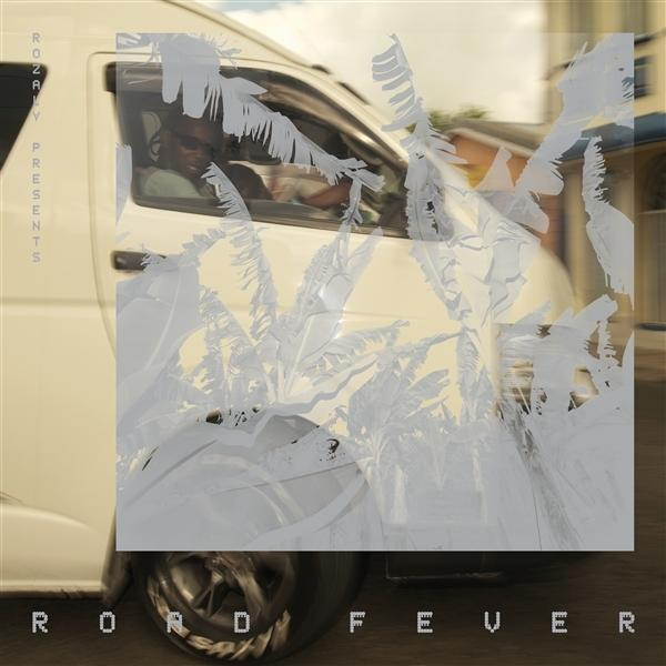 Albumcover. Ein weißer Van mit einer Person darin ist mit einem weißen, abstrakten Design und dem Text 'ROAD FEVER' überlagert.