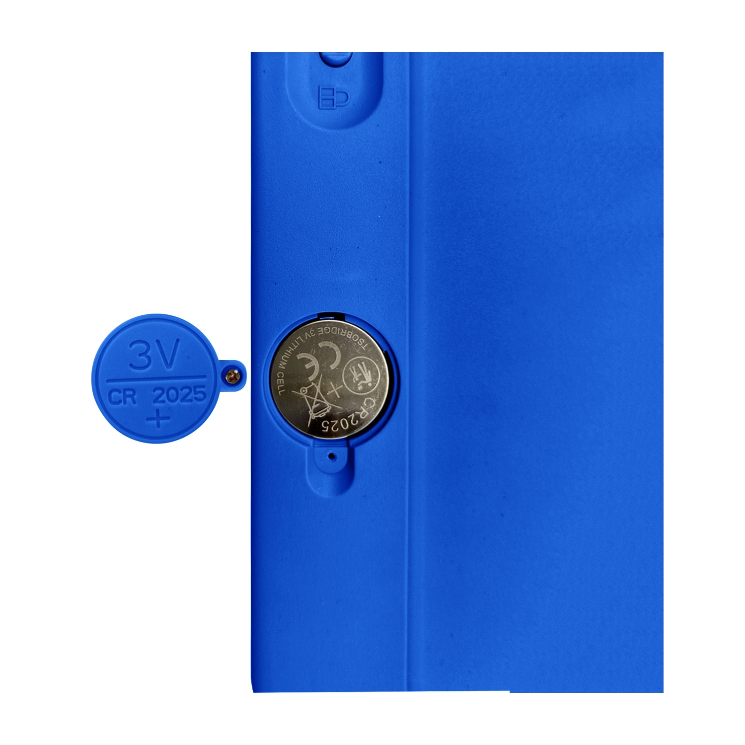 Un tablet blu con una batteria 3V CR 2025. Il vano batteria è visibile.
