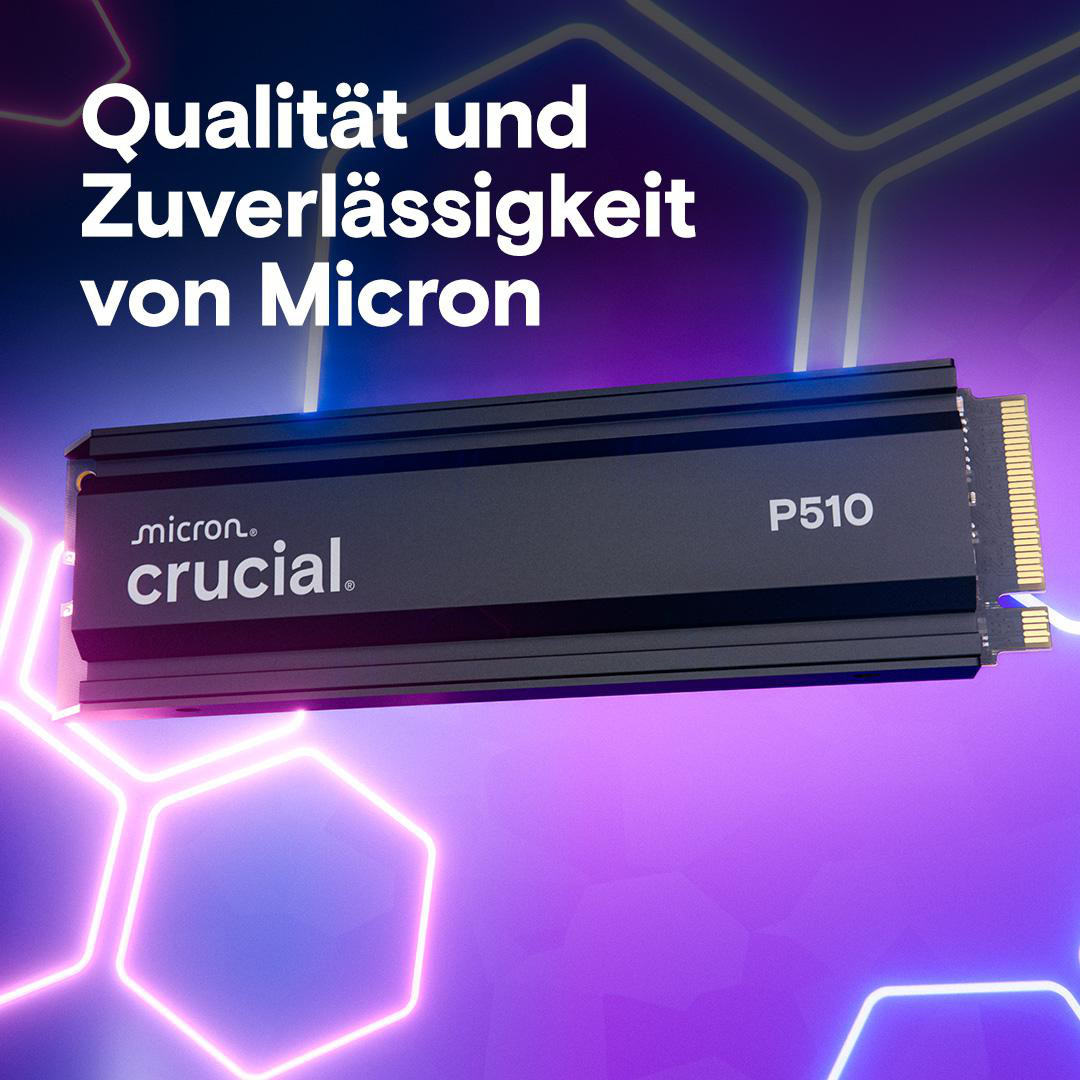 Schwarzes SSD-Laufwerk mit weißem Text auf blauem und violettem Hintergrund. Text: 'Qualität und Zuverlässigkeit von Micron'.