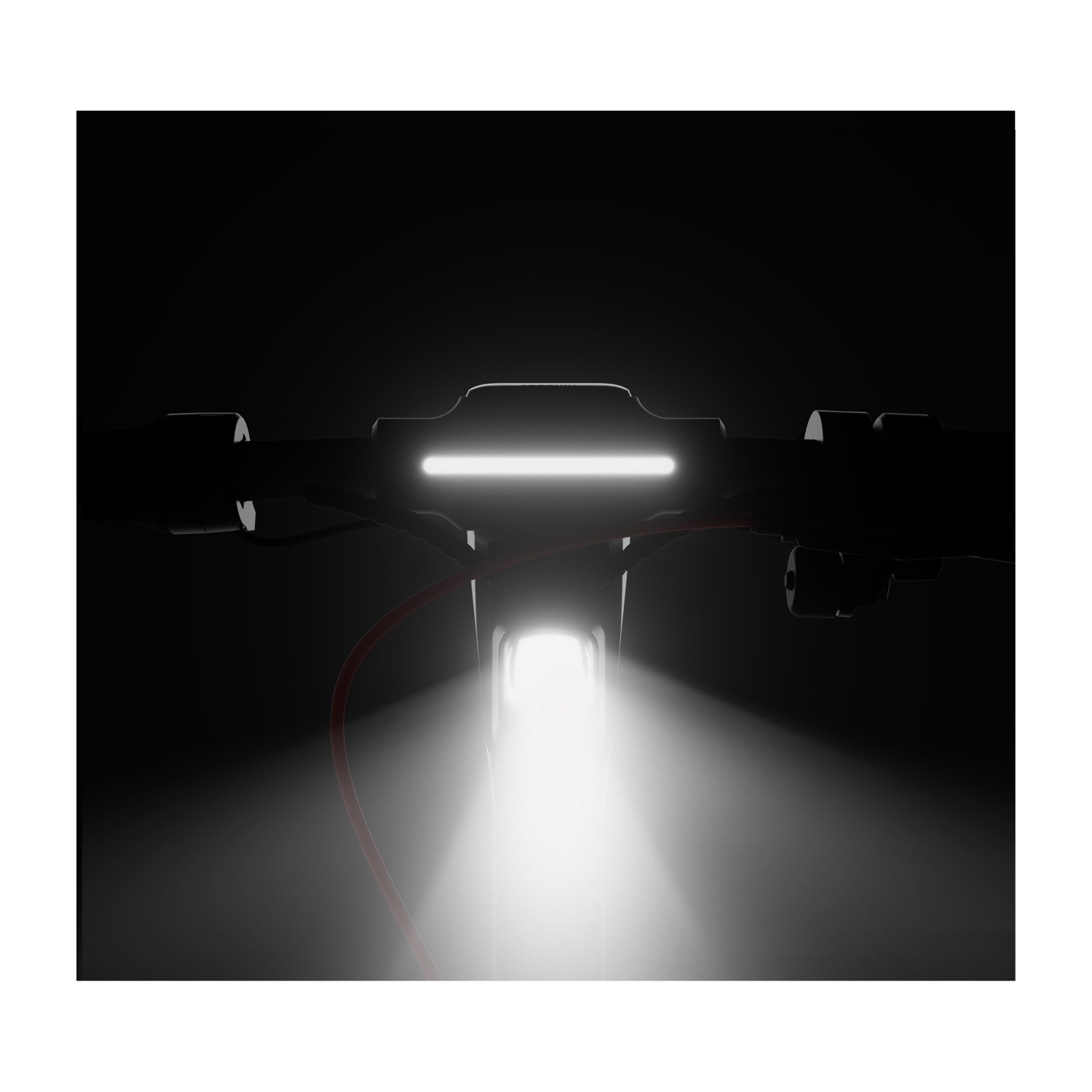 Dettaglio del faro dello scooter Segway Ninebot F3. Fascio di luce bianca brillante. Sfondo nero.