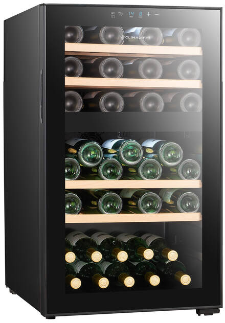 Un refrigeratore per vino nero con porta in vetro, con bottiglie di vino.
