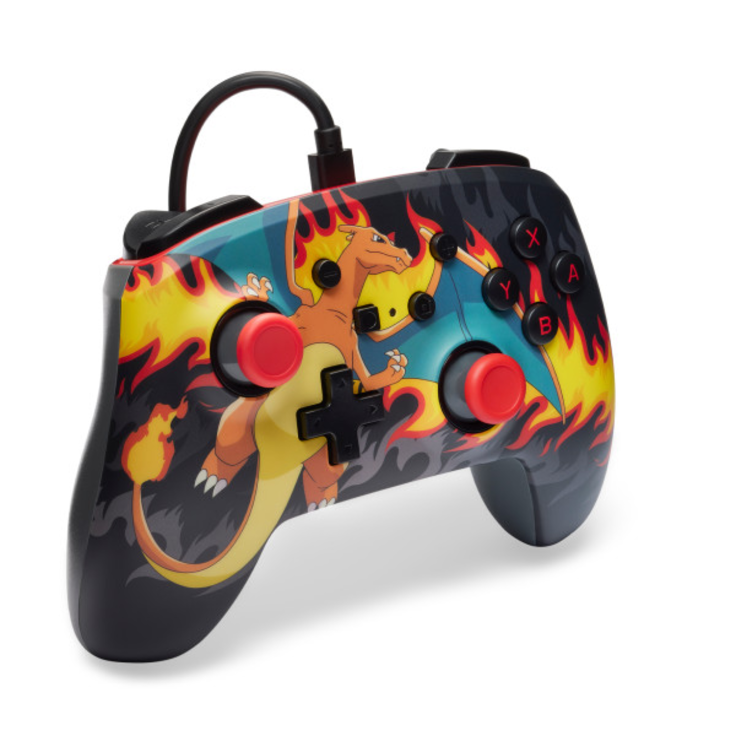 Zwarte controller met Charizard en rode knoppen, tegen een witte achtergrond.