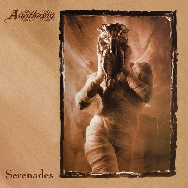 Albumcover, Figur in Stoff gewickelt. Der Text 'Anathema' oben und 'Serenades' unten.