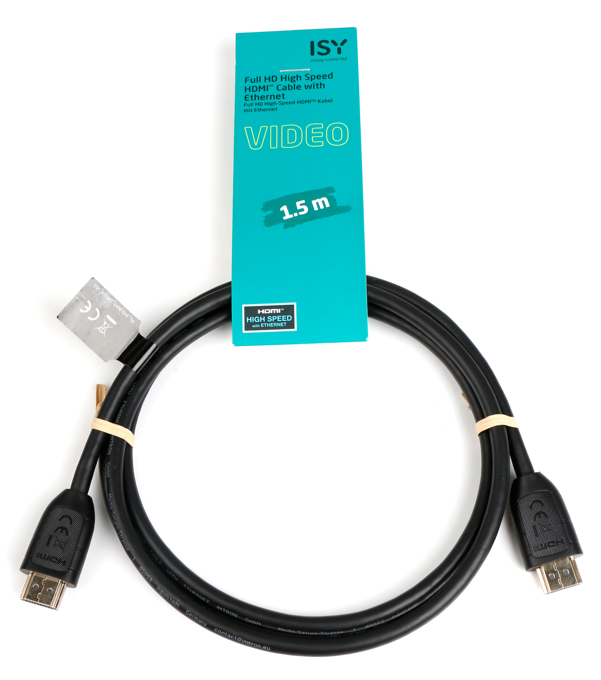 Fekete HDMI kábel, csatlakozók és csomagolás. Fehér háttér.