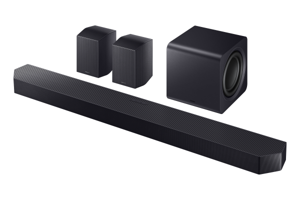 Siyah arka plan üzerinde iki hoparlör ve bir subwoofer ile siyah soundbar.