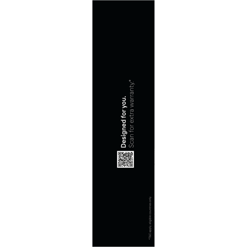 Embalaje de producto largo y negro con un código QR y texto 'Designed for you'.