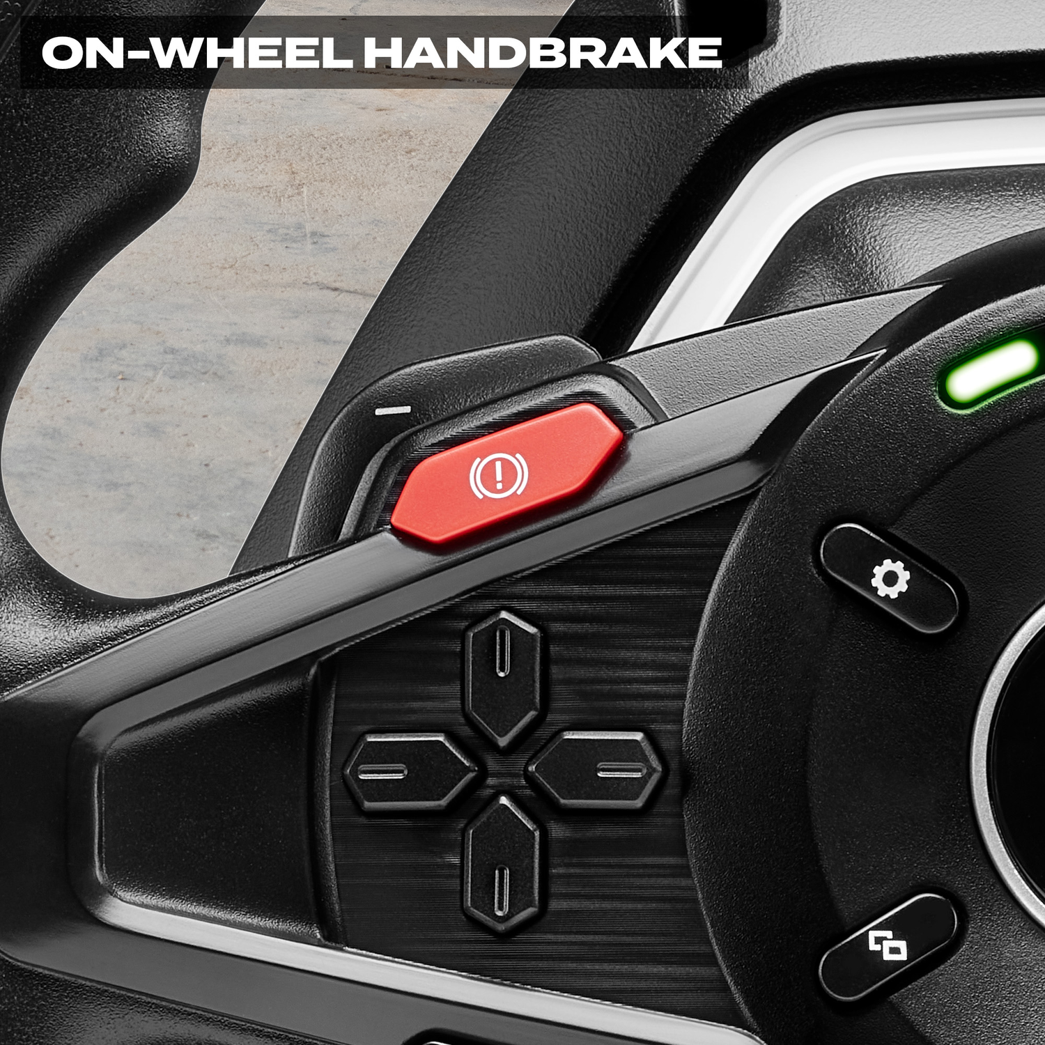 Close-up van een stuurwiel met de 'ON-WHEEL HANDBRAKE' functie.