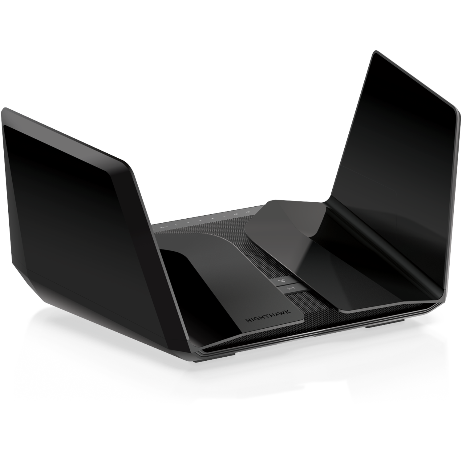Een zwarte Netgear Nighthawk RAXE500-router met uitgevouwen antennes op een standaard.