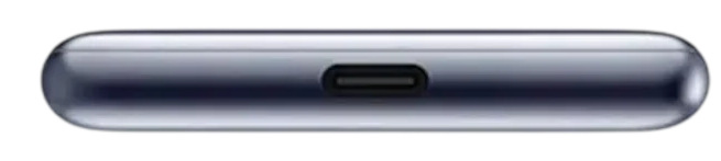 Zbliżenie portu USB-C na krawędzi szarego urządzenia, białe tło.